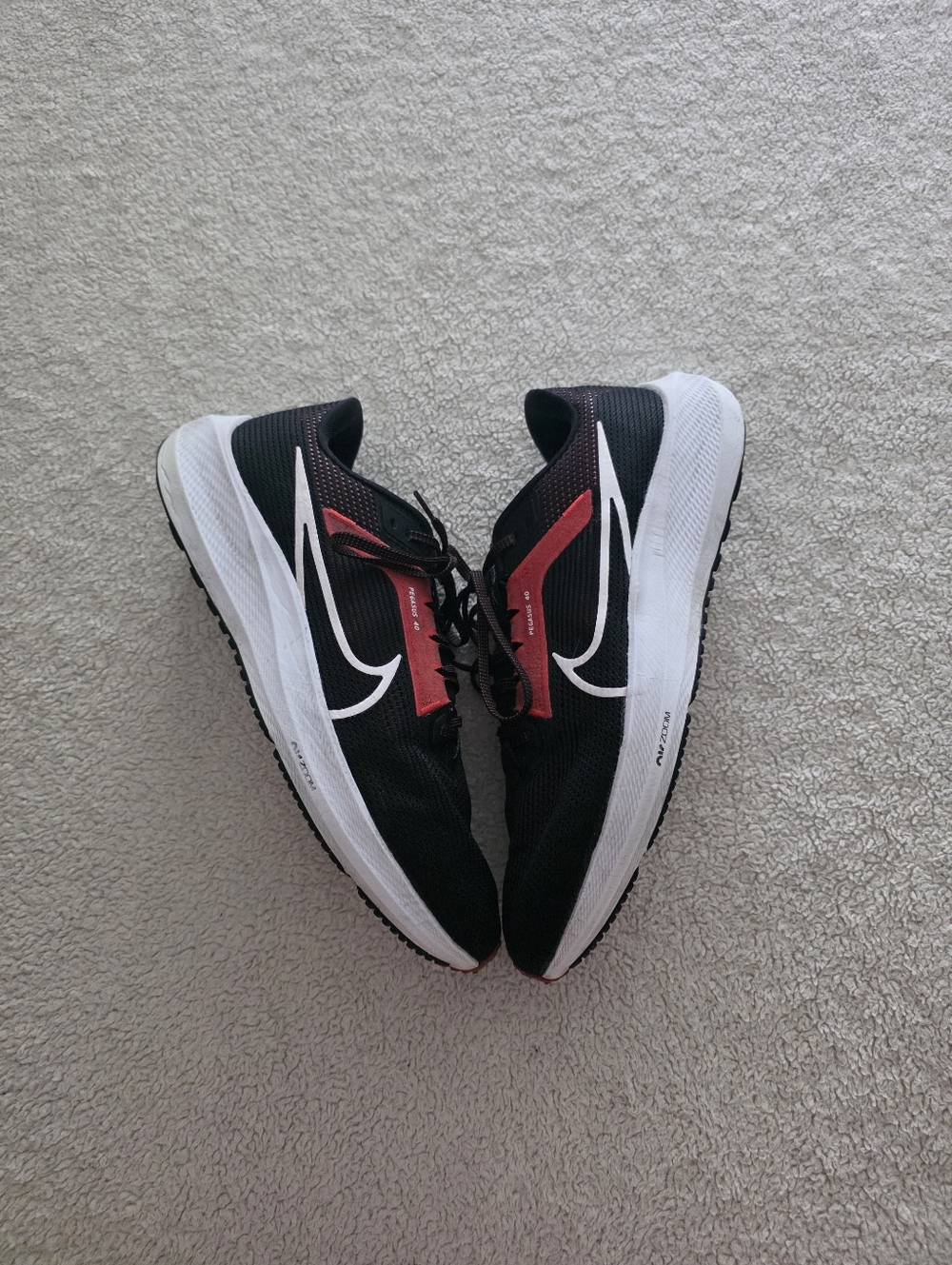 Nike Air Zoom Pegasus 40, Men's Size 13, Pre-owned - Black/White-Light Crimson